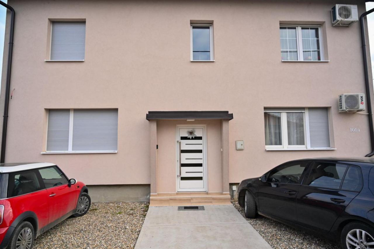 Studio Apartmani Emili Apartman Br 2 Bijeljina Exterior foto
